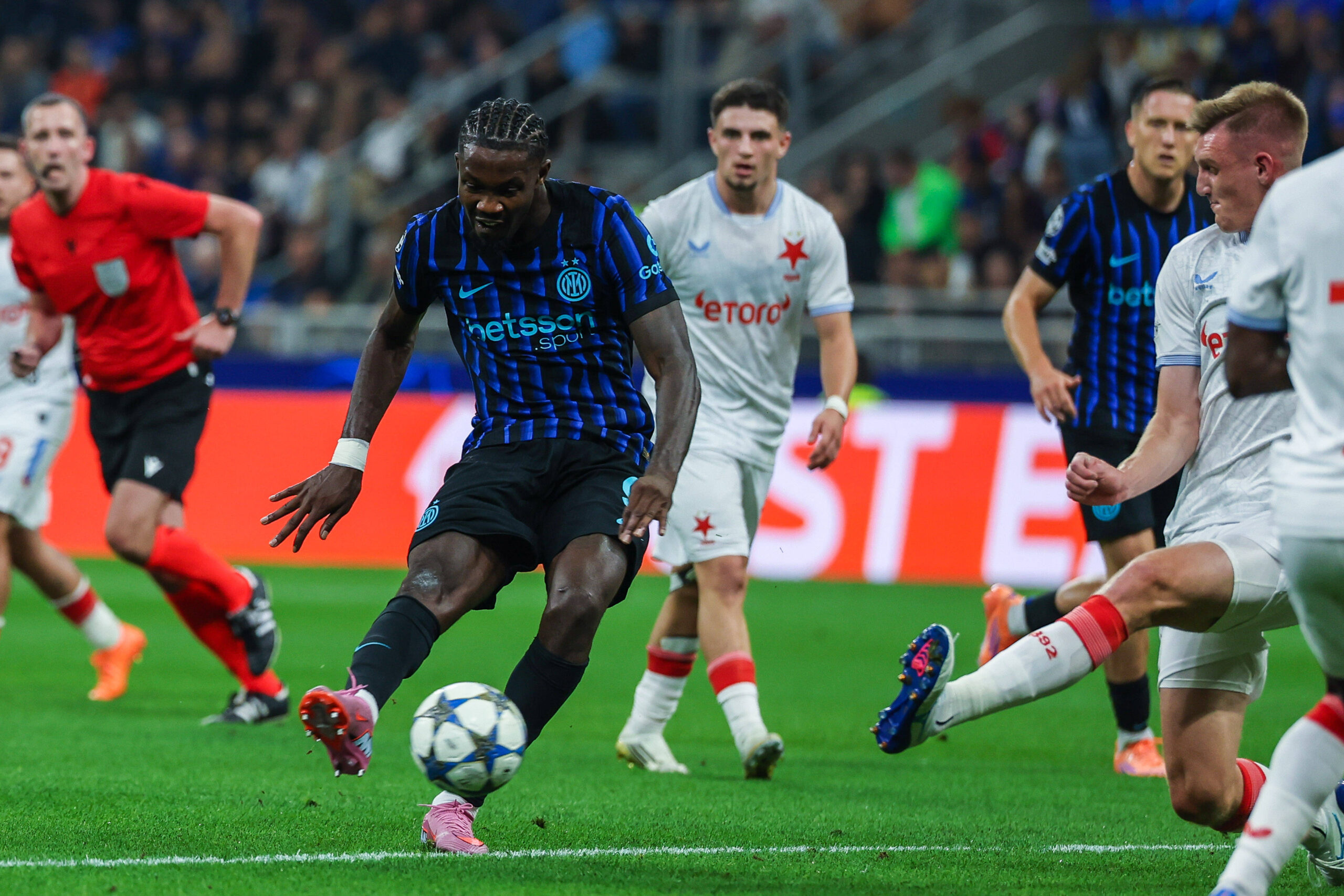 FC Internazionale vs SK Slavia Praha - UEFA Champions League 2025/26 League Phase - Matchday2 - 30/09/2025 Marcus Thuram of FC Internazionale seen in action during UEFA Champions League 2025/26 League Phase - Matchday2 football match between FC Internazionale and SK Slavia Praha at San Siro Stadium *** FC Internazionale vs SK Slavia Praha UEFA Champions League 2025 26 League Phase Matchday2 30 09 2025 Marcus Thuram of FC Internazionale seen in action during UEFA Champions League 2025 26 League Phase Matchday2 football match between FC Internazionale and SK Slavia Praha at San Siro Stadium Copyright: xBEAUTIFULxSPORTS/Carabellix
2025.09.30 Mediolan
pilka nozna , liga mistrzow
Inter Mediolan - Slavia Praga
Foto IMAGO/PressFocus

!!! POLAND ONLY !!!