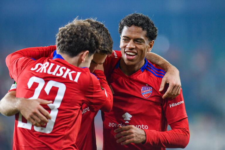 2025.10.02 Sosnowiec
Pilka nozna Liga Konferencji Europy UEFA Faza grupowa Sezon 2025/2026
Rakow Czestochowa - Universitatea Craiova
N/z Karol Struski, Tomasz Pienko, Adriano Amorim, radosc, radosc po golu, radosc po bramce
Foto Marcin Bulanda / PressFocus

2025.10.02 Sosnowiec
Football UEFA Europa Conference League Stage Group Season 2025/2026
Rakow Czestochowa - Universitatea Craiova
Karol Struski, Tomasz Pienko, Adriano Amorim, radosc, radosc po golu, radosc po bramce
Credit: Marcin Bulanda / PressFocus