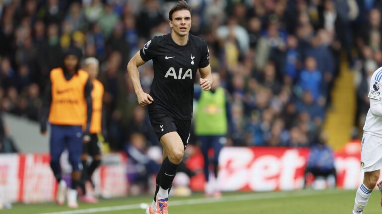 Leeds United v Tottenham Hotspur Premier League 041-0, GOAL scored by 2025. Portrait of Tottenham s Joao Palhinha 6 during the Premier League match between Leeds United and Tottenham Hotspur at Elland Road, Leeds, England on 4 October 2025. Leeds Elland Road West Yorkshire England Editorial use only DataCo restrictions apply See www.football-dataco.com , Copyright: xx PSI-22981-0022
2025.10.04 Leeds
pilka nozna , liga angielska
Leeds United - Tottenham Hotspur
Foto IMAGO/PressFocus

!!! POLAND ONLY !!!