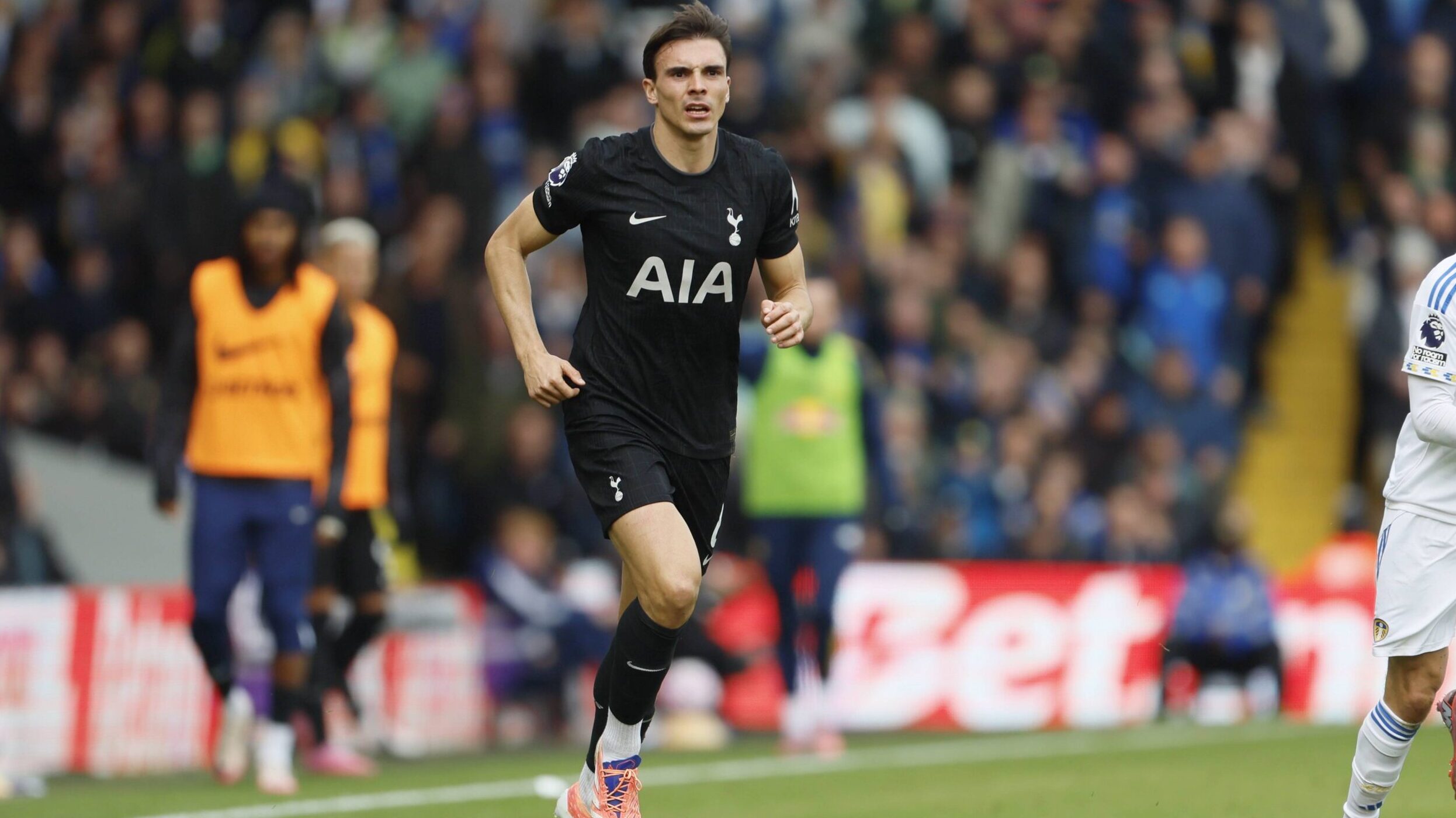 Leeds United v Tottenham Hotspur Premier League 041-0, GOAL scored by 2025. Portrait of Tottenham s Joao Palhinha 6 during the Premier League match between Leeds United and Tottenham Hotspur at Elland Road, Leeds, England on 4 October 2025. Leeds Elland Road West Yorkshire England Editorial use only DataCo restrictions apply See www.football-dataco.com , Copyright: xx PSI-22981-0022
2025.10.04 Leeds
pilka nozna , liga angielska
Leeds United - Tottenham Hotspur
Foto IMAGO/PressFocus

!!! POLAND ONLY !!!