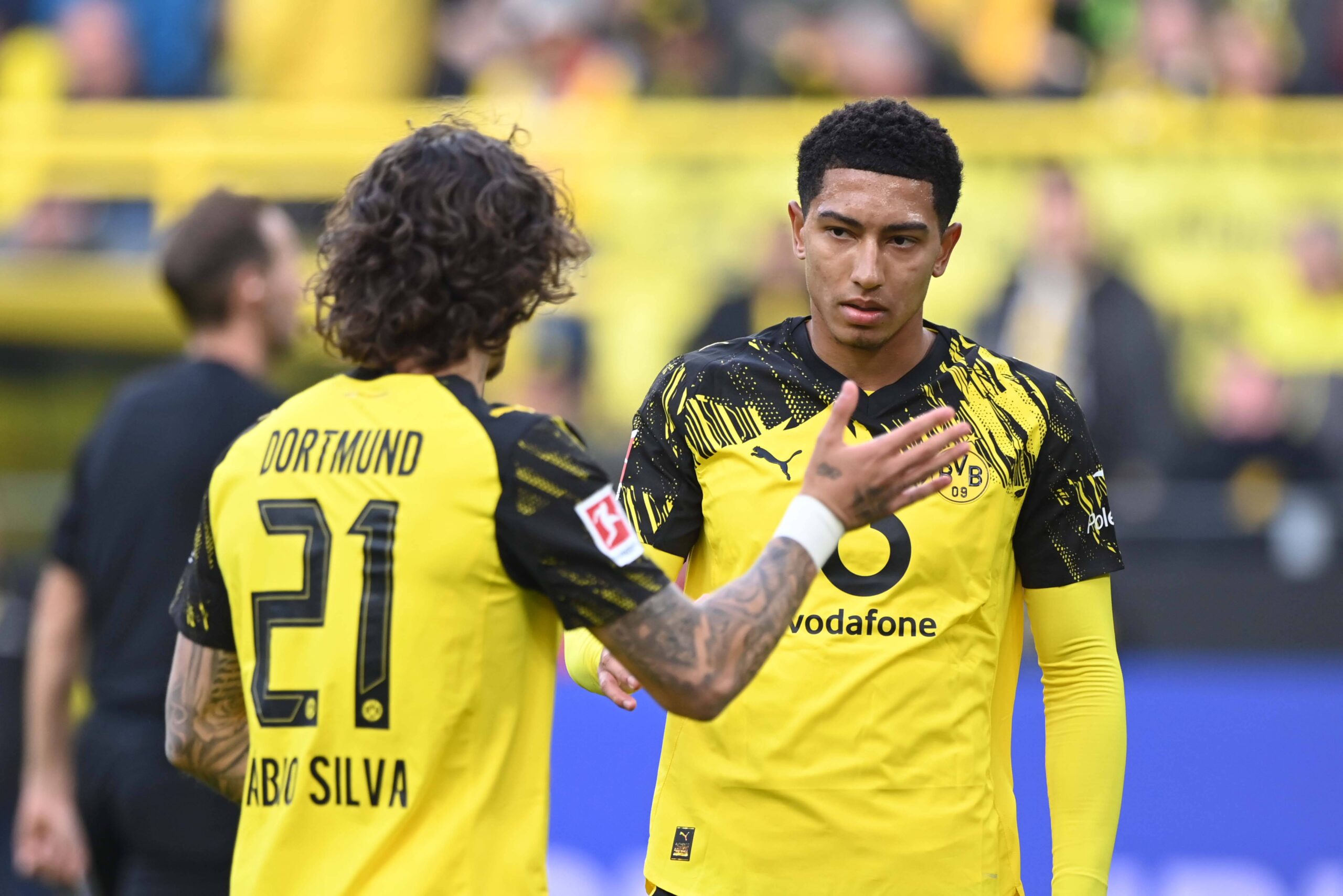 FABIO SILVA DO und Jobe BELLINGHAM DO Gestik, gestikuliert, Borussia Dortmund DO - RB Leipzig L 1-1 Fussball 1. Bundesliga Saison 2025/2026, 6.Spieltag, Spieltag6, matchday6, am 04.10.2025 in Dortmund/ Deutschland. DFL regulations prohibit any use of photographs as image sequences and/or quasi-video e*** FABIO SILVA DO and Jobe BELLINGHAM DO gestures, gesticulates, Borussia Dortmund DO RB Leipzig L 1 1 Football 1 Bundesliga season 2025 2026, 6 Spieltag, Spieltag6, matchday6, am 04 10 2025 in Dortmund Germany DFL regulations prohibit any use of photographs as image sequences and or quasi video i
2025.10.04 Dortmund
pilka nozna , liga niemiecka
Borussia Dortmund - RB Lipsk
Foto IMAGO/PressFocus

!!! POLAND ONLY !!!