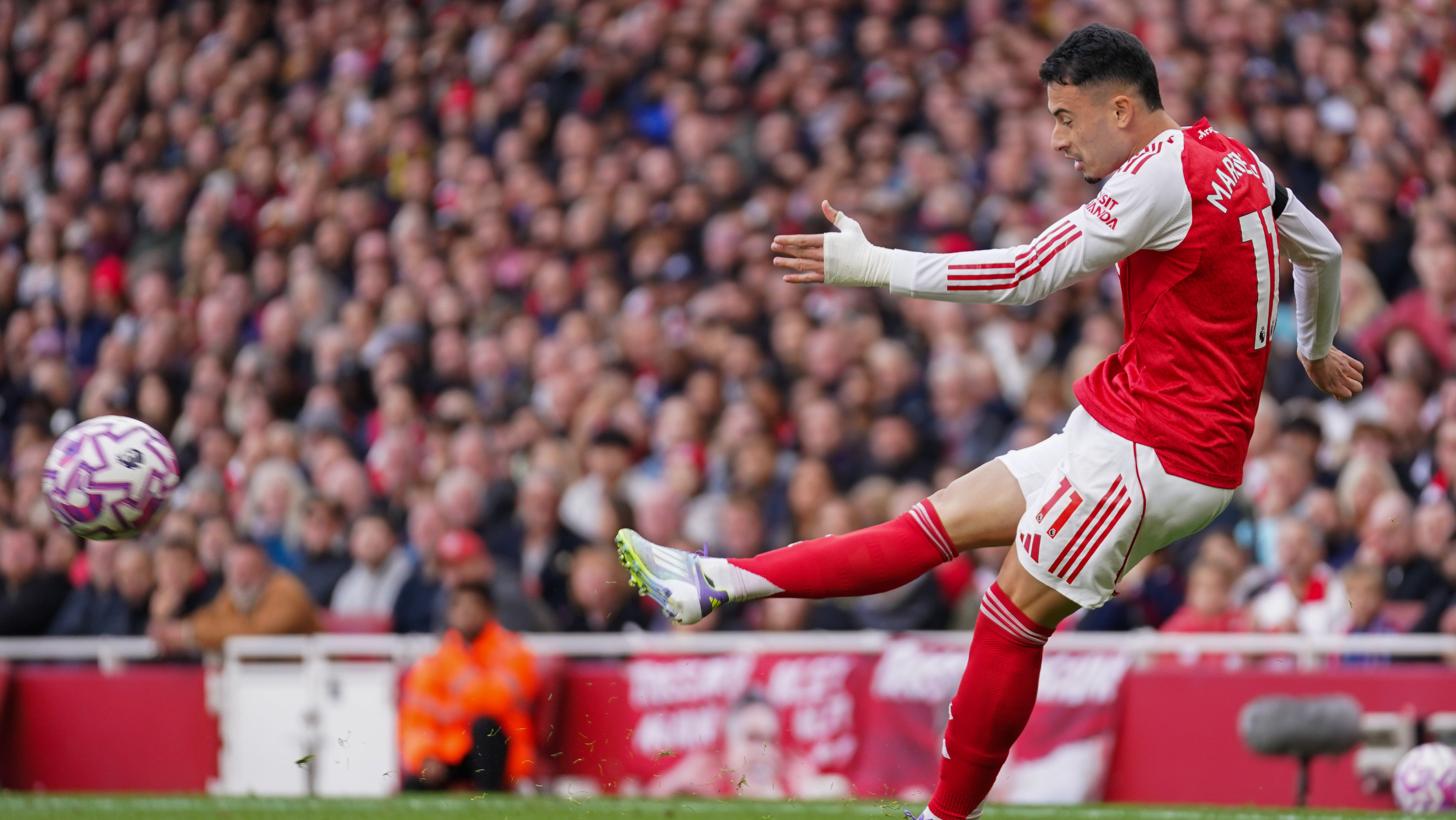 LONDON, ENGLAND - OCTOBER 4: Gabriel Martinelli of Arsenal during the Premier League match between Arsenal and West Ham United at Emirates Stadium on October 4, 2025 in London, England. (Photo by Dylan Hepworth/MB Media)
2025.10.04 Londyn
Pilka nozna liga angielska
Arsenal Londyn - West Ham United
Foto MB Media/PressFocus

!!! POLAND ONLY !!!
