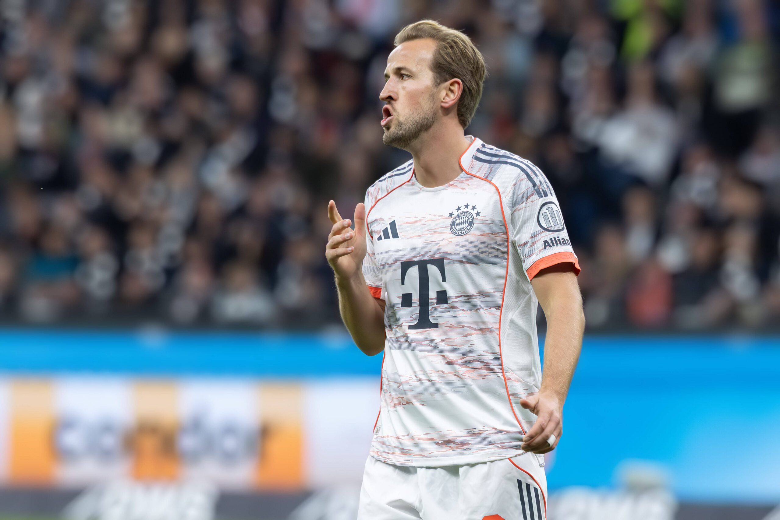 Eintracht Frankfurt - FC Bayern Munchen, 1. FBL Harry Kane Bayern Munchen, 9. Bundesligaspiel zwischen Eintracht Frankfurt und dem FC Bayern Munchen am 4. Oktober 2025 im Deutsche Bank Park in Frankfurt am Main., Frankfurt am Main Hessen Deutschland Deutsche Bank Park *** Eintracht Frankfurt FC Bayern Munich, 1 FBL Harry Kane Bayern Munich, 9 Bundesliga match between Eintracht Frankfurt and FC Bayern Munich on October 4, 2025 at Deutsche Bank Park in Frankfurt am Main , Frankfurt am Main Hessen Germany Deutsche Bank Park
2025.10.04 Frankfurt
pilka nozna , liga niemiecka
Eintracht Frankfurt - Bayern Monachium
Foto IMAGO/PressFocus

!!! POLAND ONLY !!!