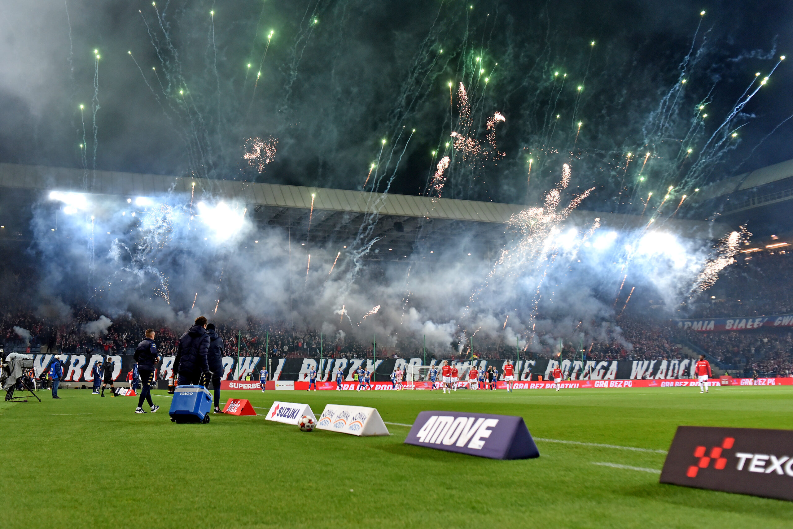 2025.10.05 Krakow
Pilka nozna , Betclic I liga , sezon 2025/26
Wisla Krakow - Ruch Chorzow
N/z Kibice Wisly oprawa, pirotechnika
Foto Krzysztof Porebski / PressFocus

2025.10.05 Krakow
Football , Polish league, second level , 2025/2026 season
Wisla Krakow - Ruch Chorzow
Kibice Wisly oprawa, pirotechnika
Credit: Krzysztof Porebski / PressFocus