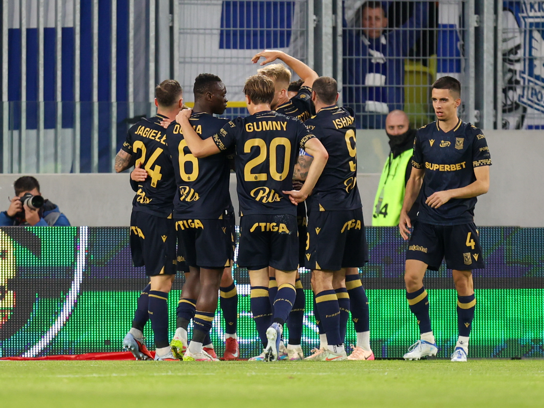 2025.10.05 Katowice
Pilka nozna PKO Ekstraklasa sezon 2025/2026
GKS Katowice - Lech Poznan
N/z radosc, radosc po golu, radosc po bramce, gol, bramka Bryan Fiabema
Foto Sebastian Sienkiewicz / PressFocus

2025.10.05 Katowice
Football - Polish PKO Ekstraklasa season 2025/2026
GKS Katowice - Lech Poznan
radosc, radosc po golu, radosc po bramce, gol, bramka Bryan Fiabema
Credit: Sebastian Sienkiewicz / PressFocus