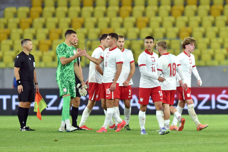 2025.10.10 Katowice
Pilka nozna , eliminacje, kwalifikacje do Mistrzostw Europy U-21
Polska - Czarnogora
N/z pilkarze reprezentacji Polski po meczu
Foto Krzysztof Porebski / PressFocus

2025.10.10 Katowice
Football , European Championship U21 gualifications
Poland - Montenegro
pilkarze reprezentacji Polski po meczu
Credit: Krzysztof Porebski / PressFocus