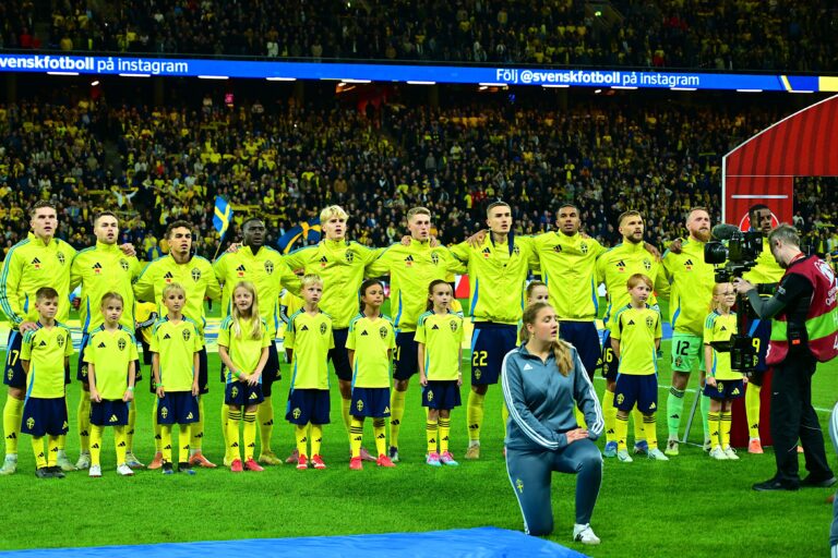 Strawberry Arena, Solna, Sweden, Oct 10th 2025: Team Sweden during national anthem ahead of the FIFA World Cup Qualifiers game on October 10th 2025 between Sweden and Switzerland at Strawberry Arena in Solna, Sweden  (Peter Sonander/SPP) (Photo by Peter Sonander/SPP/Sipa USA)
2025.10.10 Solna
pilka nozna mistrzostwa swiata kwalifikacje
Szwecja - Szwajcaria
Foto SPP/SIPA USA/PressFocus

!!! POLAND ONLY !!!