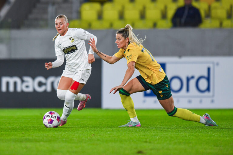 2025.10.16 Katowice
Pilka nozna kobiet Puchar Europy Sezon 2025/2026
GKS Katowice - BK Hacken
N/z Paulina Nystrom, Dzesika Jaszek
Foto Marcin Bulanda / PressFocus

2025.10.16 Katowice
Football Women UEFA European Cup Season 2025/2026
GKS Katowice - BK Hacken
Paulina Nystrom, Dzesika Jaszek
Credit: Marcin Bulanda / PressFocus