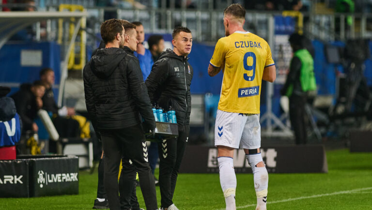 2025.10.17 Lublin pilka nozna PKO Ekstraklasa sezon 2025/2026 
Motor Lublin - GKS Katowicem
N/z Mateusz Stolarski Karol Czubak
Foto Ireneusz Wnuk / PressFocus

2025.10.17 Lublin Football - Polish PKO Ekstraklasa season 2025/2026 
Motor Lublin - GKS Katowice
Mateusz Stolarski Karol Czubak
Credit: Ireneusz Wnuk / PressFocus