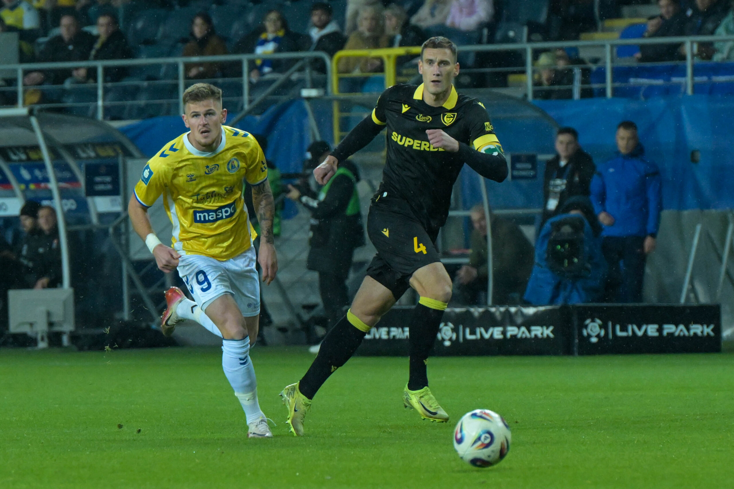 2025.10.17 Lublin pilka nozna PKO Ekstraklasa sezon 2025/2026 
Motor Lublin - GKS Katowice
N/z  Karol Czubak Arkadiusz Jedrych
Foto Wojciech Szubartowski / PressFocus 
2025.10.17 Lublin Football - Polish PKO Ekstraklasa season 2025/2026 
Motor Lublin - GKS Katowice
Karol Czubak Arkadiusz Jedrych
Credit: Wojciech Szubartowski / PressFocus