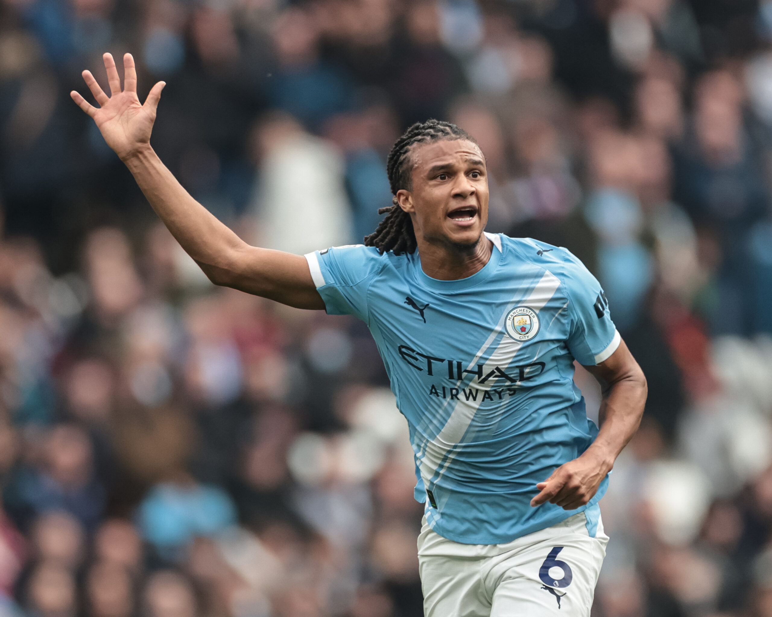Nathan Ake of Manchester City reacts during the Premier League match Manchester City vs Everton at Etihad Stadium, Manchester, United Kingdom, 18th October 2025

(Photo by Mark Cosgrove/News Images) in Manchester, United Kingdom on 10/18/2025. (Photo by Mark Cosgrove/News Images/Sipa USA)
2025.10.18 Manchester
pilka nozna liga angielska
Manchester City - Everton
Foto News Images/SIPA USA/PressFocus

!!! POLAND ONLY !!!