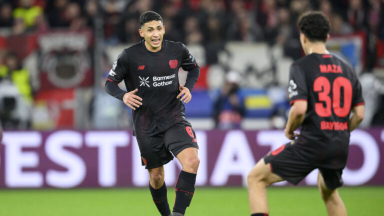 Ezequiel Fernandez FernandezBayer Leverkusen r.Aktion. Fussball Champions League, 3. Spieltag, Bayer 04 Leverkusen - Paris St. Germain 2:7, am 21.10.2025 in Leverkusen/ Deutschland. UEFA regulations prohibit any use of photographs as image sequences and/or quasi-video  *** Ezequiel Fernandez Fernandez Bayer Leverkusen r Action Football Champions League, Matchday 3, Bayer 04 Leverkusen Paris St Germain 2 7, on 21 10 2025 in Leverkusen Germany UEFA regulations prohibit any use of photographs as image sequences and or quasi video 
2025.10.21 Leverkusen
pilka nozna , liga mistrzow
Bayer 04 Leverkusen - Paris Saint-Germain 
Foto IMAGO/PressFocus

!!! POLAND ONLY !!!