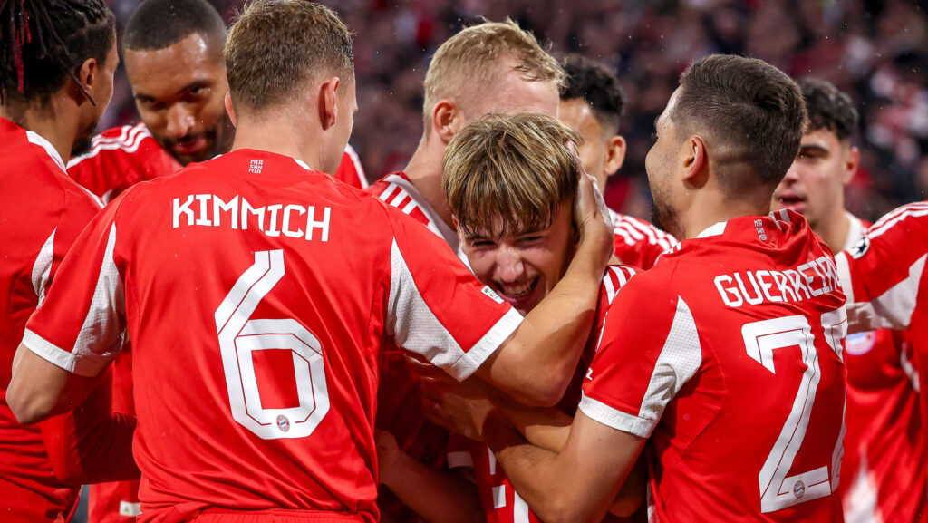 22.10.2025, Fussball, UEFA Champions League, FC Bayern Munchen - Club Brugge, Allianz Arena, Saison 2025 2026: Torjubel nach dem Tor zum 1:0 durch Torschutze Lennart Karl FC Bayern Muenchen 42 Regulations prohibit any use of photographs as image sequences and or quasi-video. Bayern Deutschland *** 22 10 2025, Football, UEFA Champions League, FC Bayern Munchen Club Brugge, Allianz Arena, Season 2025 2026 Goal celebration after the 1 0 goal by scorer Lennart Karl FC Bayern Muenchen 42 Regulations prohibit any use of photographs as image sequences and or quasi video Bayern Germany
2025.10.22 Monachium
pilka nozna , liga mistrzow
Bayern Monachium - Club Brugge
Foto IMAGO/PressFocus

!!! POLAND ONLY !!!