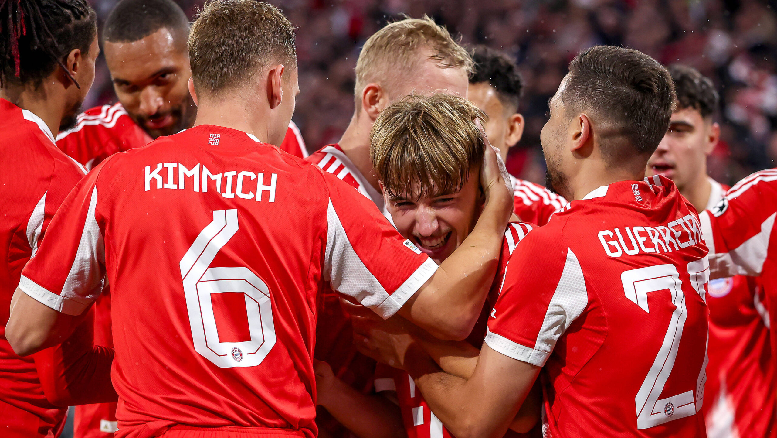 22.10.2025, Fussball, UEFA Champions League, FC Bayern Munchen - Club Brugge, Allianz Arena, Saison 2025 2026: Torjubel nach dem Tor zum 1:0 durch Torschutze Lennart Karl FC Bayern Muenchen 42 Regulations prohibit any use of photographs as image sequences and or quasi-video. Bayern Deutschland *** 22 10 2025, Football, UEFA Champions League, FC Bayern Munchen Club Brugge, Allianz Arena, Season 2025 2026 Goal celebration after the 1 0 goal by scorer Lennart Karl FC Bayern Muenchen 42 Regulations prohibit any use of photographs as image sequences and or quasi video Bayern Germany
2025.10.22 Monachium
pilka nozna , liga mistrzow
Bayern Monachium - Club Brugge
Foto IMAGO/PressFocus

!!! POLAND ONLY !!!