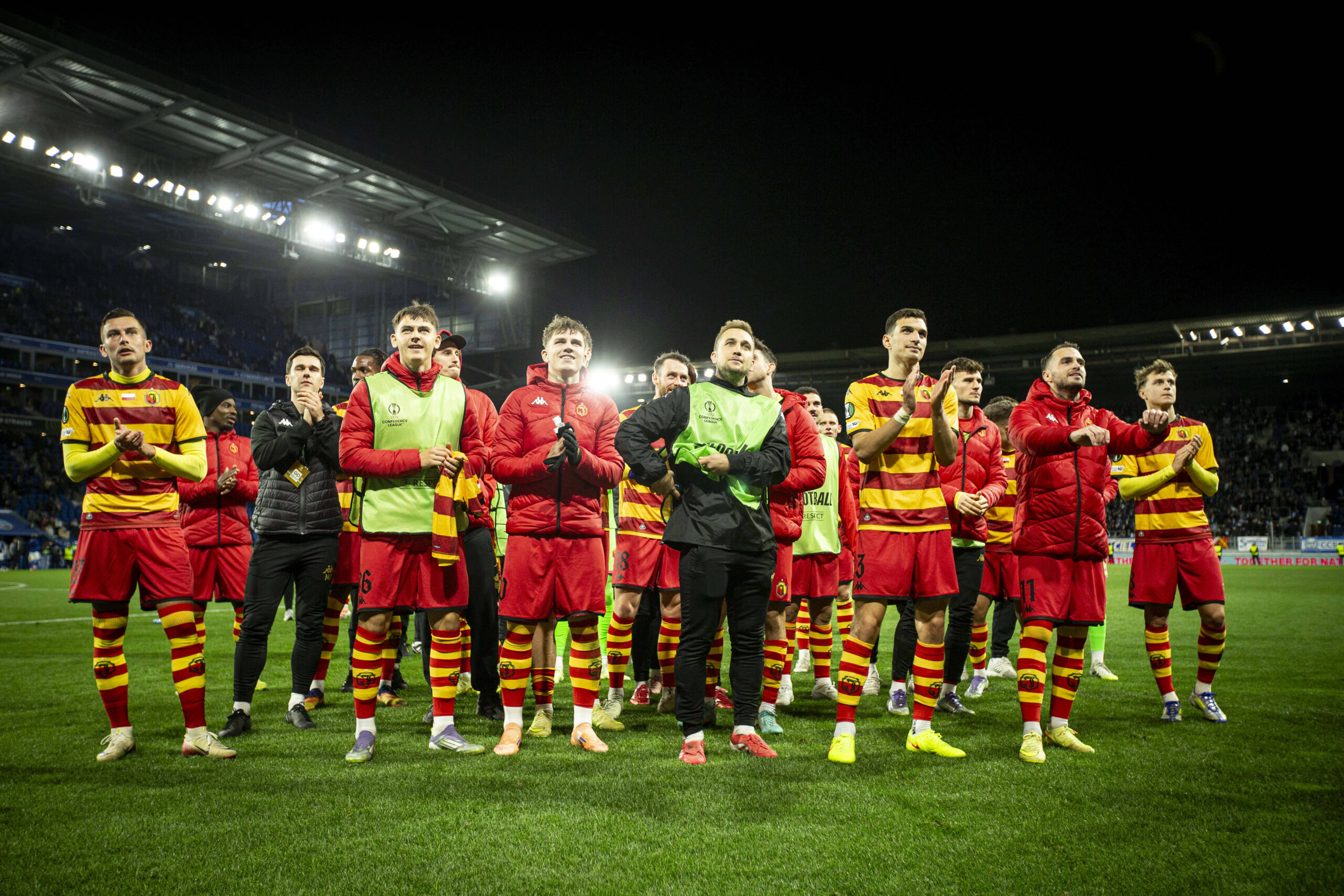 Remerciements des joueurs de l&#039;equipe de Jagiellonia Bialystok aux supporters - Photo :   / Elyxandro Cegarra / Psnewz / SIPA /00316270_0054//Credit:PSNEWZ/SIPA/2510232156
2025.10.23 Strasburg
pilka nozna Liga Konferencji
RC Strasbourg - Jagiellonia Bialystok
Foto PSNEWZ/SIPA/PressFocus

!!! POLAND ONLY !!!