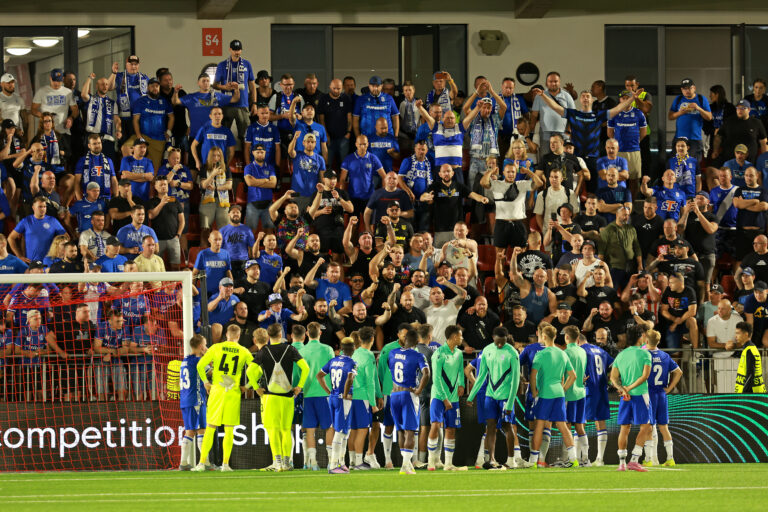 2025.10.23 Gibraltar
Pilka nozna , UEFA Liga Konferencji sezon 2025/26
Lincoln Red Imps - Lech Poznan
N/z Pilkarze i kibice Lecha po meczu
Foto Henryk Lipinski / PressFocus

2025.10.23 Gibraltar
Football , UEFA Europa League , 2025/2026 season 
Lincoln Red Imps - Lech Poznan
Pilkarze i kibice Lecha po meczu
Credit: Henryk Lipinski / PressFocus