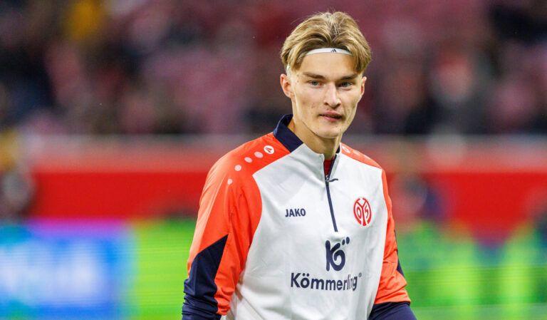 MAINZ, DEUTSCHLAND - OCTOBER 23: Kacper Potulski 1. FSV Mainz 05, 48 during warmup before the match between 1. FSV Mainz 05 vs. HaK Zrinjski Mostar at MEWA Arena on matchday 2 on October 23, 2025 in Mainz, Deutschland. Rheinland-Pfalz Deutschland Copyright: xBEAUTIFULxSPORTS/Hahnex
2025.10.23 Moguncja
pilka nozna , Liga Konferencji
FSV Mainz 05 - HSK Zrinjski Mostar
Foto IMAGO/PressFocus

!!! POLAND ONLY !!!