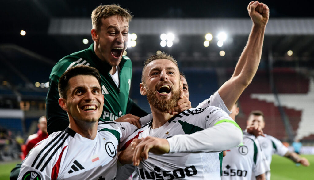 2025.10.23 Krakow
Pilka nozna Liga Konferencji UEFA sezon 2025/26 Faza ligowa 2 kolejka
Szachtar Donieck - Legia Warszawa
N/z Bartosz Kapustka Rafal Augustyniak radosc gol
Foto Mateusz Sobczak / PressFocus

2025.10.23 Krakow
Football UEFA Conference League 2025/26 season League phase Matchday 2
Shakhtar Donetsk - Legia Warsaw
Bartosz Kapustka Rafal Augustyniak radosc gol
Credit: Mateusz Sobczak / PressFocus