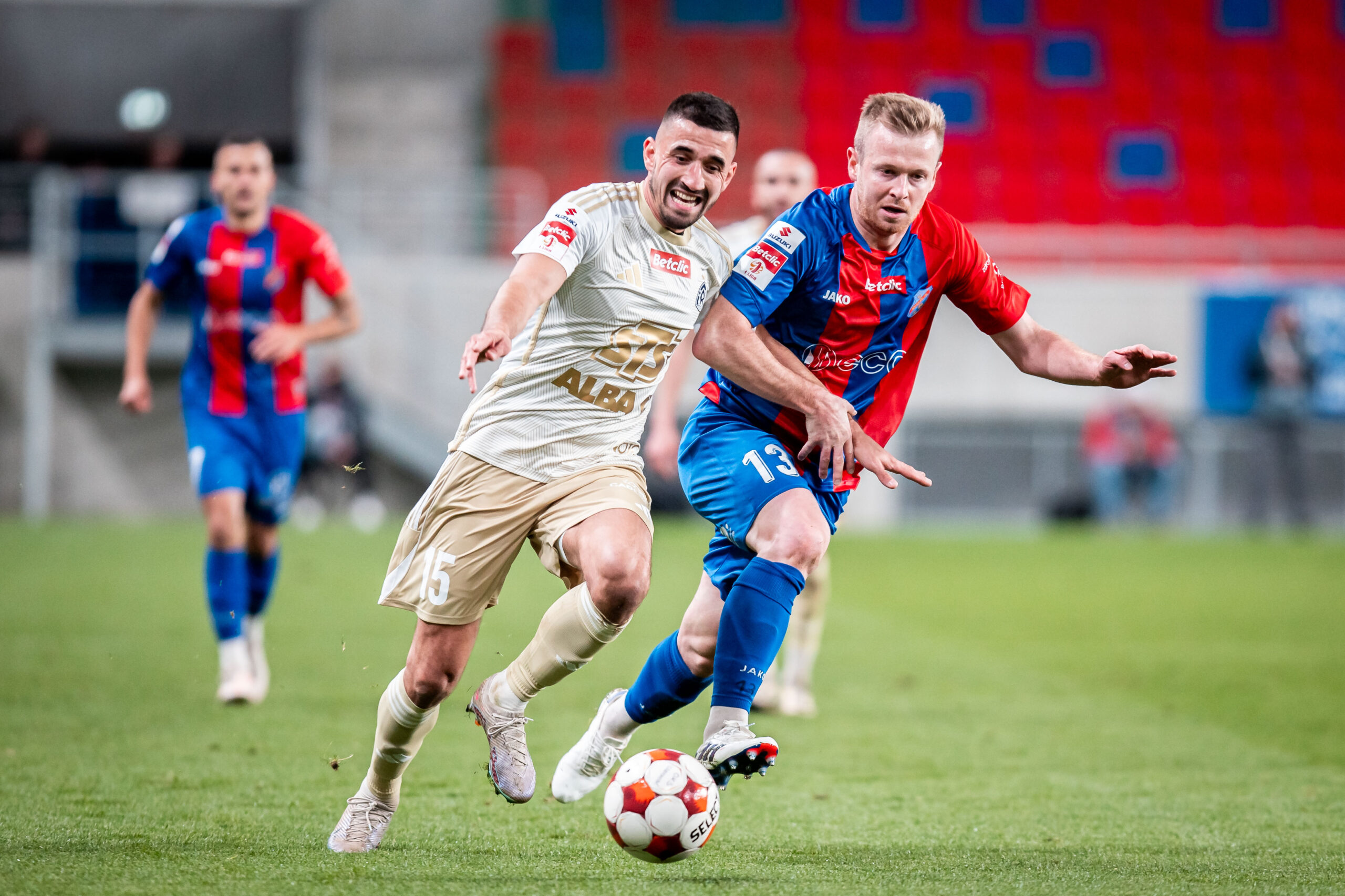 2025.10.24 Opole
Pilka nozna, Betclic I liga, sezon 2025/26
Odra Opole - Ruch Chorzow
N/z Martin Konczkowski Adrian Purzycki
Foto Mateusz Porzucek PressFocus

2025.10.24 Opole
Football, Polish league, second level, 2025/2026
Odra Opole - Ruch Chorzow
Martin Konczkowski Adrian Purzycki
Credit: Mateusz Porzucek PressFocus