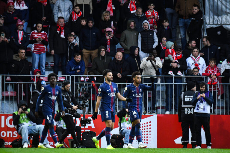 Joie des joueurs du Paris SG aprs le but de Desire Doue (Paris SG) - Photo :  Baptiste Autissier / Baptiste Autissier / Psnewz / SIPA /00316449_0152//Credit:PSNEWZ/SIPA/2510251952
2025.10.25 Brest
pilka nozna liga francuska
Stade Brestois 29 - Paris Saint-Germain
Foto PSNEWZ/SIPA/PressFocus

!!! POLAND ONLY !!!