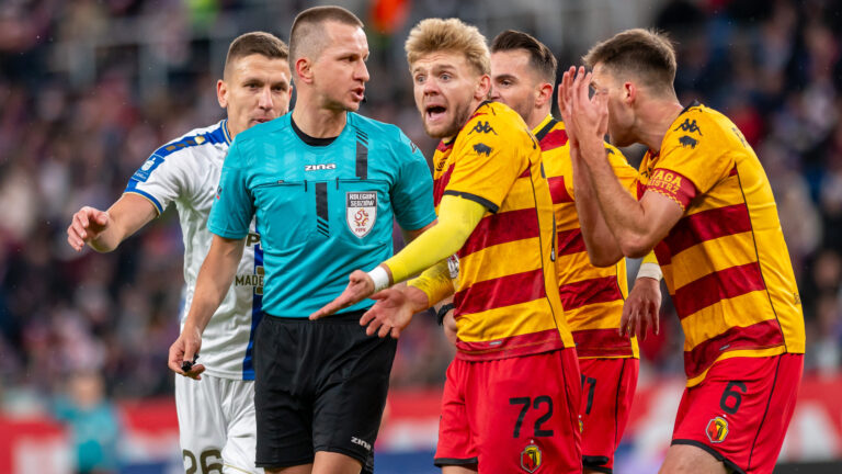 2025.10.26 Zabrze
pilka nozna PKO Ekstraklasa sezon 2025/2026
Gornik Zabrze - Jagiellonia Bialystok
N/z Bartosz Frankowski Taras Romanczuk Kamil Jozwiak
Foto Gleb Soboliev / PressFocus

2025.10.26 Zabrze
Football - Polish PKO Ekstraklasa season 2025/2026
Gornik Zabrze - Jagiellonia Bialystok
Bartosz Frankowski Taras Romanczuk Kamil Jozwiak
Credit: Gleb Soboliev / PressFocus