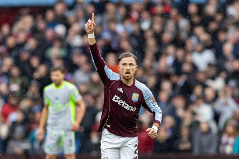 Aston Villa v Manchester City Premier League 26/10/2025. GOAL scores 1-0 Aston Villa defender Matty Cash 2 scores and celebrates during the Premier League match between Aston Villa and Manchester City at Villa Park, Birmingham, England on 26 October 2025. Editorial use only DataCo restrictions apply See www.football-dataco.com , Copyright: xManjitxNarotrax PSI-23113-0006
2025.10.26 Birmingham
pilka nozna liga angielska
Aston Villa - Manchester City
Foto IMAGO/PressFocus

!!! POLAND ONLY !!!