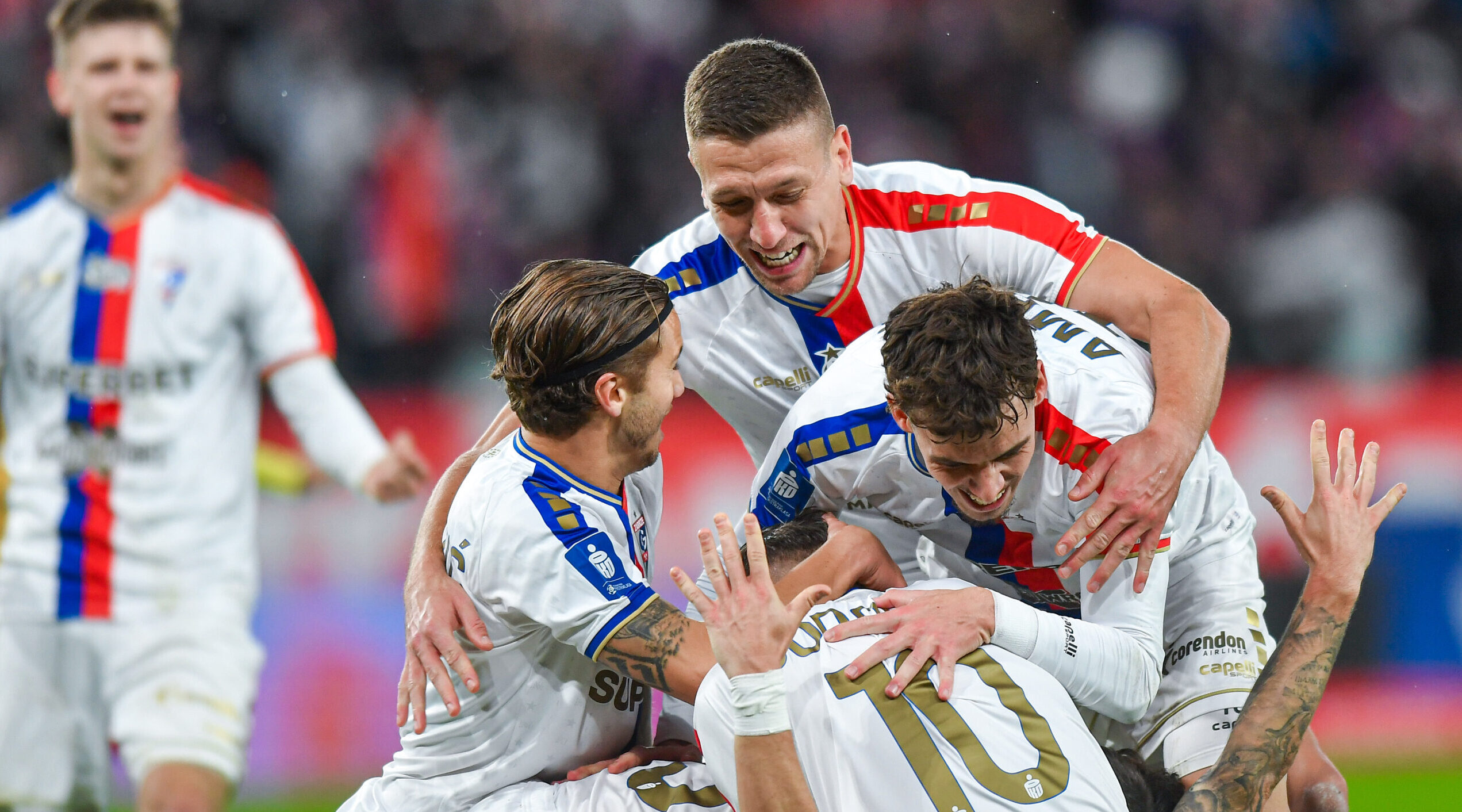 2025.10.26 Zabrze
Pilka nozna PKO BP Ekstraklasa Sezon 2025/2026
Gornik Zabrze - Jagiellonia Bialystok
N/z Luka Zahovic, Rafal Janicki, Erik Janza, Lukas Podolski, Lukas Ambros, radosc, radosc po golu, radosc po bramce
Foto Marcin Bulanda / PressFocus

2025.10.26 Zabrze
Football Polish PKO BP Ekstraklasa League Season 2025/2026
Gornik Zabrze - Jagiellonia Bialystok
Luka Zahovic, Rafal Janicki, Erik Janza, Lukas Podolski, Lukas Ambros, radosc, radosc po golu, radosc po bramce
Credit: Marcin Bulanda / PressFocus