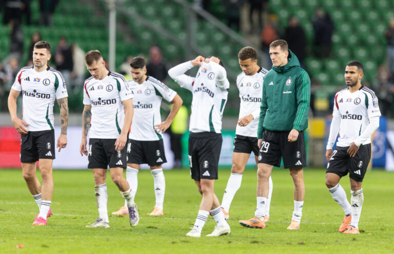 2025.10.30 Warszawa pilka nozna PKO Puchar Poldski sezon 2025/2026
Legia Warszawa - Pogon Szczecin
N/z Pilkarze Legii po przegranym meczu
Foto Tomasz Jastrzebowski / Foto Olimpik / PressFocus

2025.10.30 Warsaw Football Polish Cup season 2025/2026
Legia Warszawa - Pogon Szczecin
Pilkarze Legii po przegranym meczu
Credit: Tomasz Jastrzebowski / Foto Olimpik / PressFocus