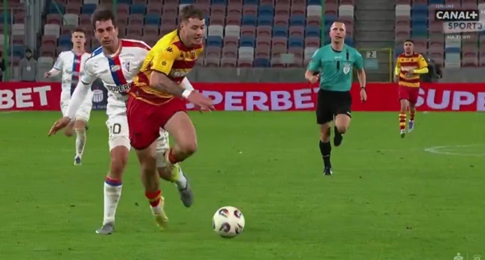 Ogromna kontrowersja w Ekstraklasie. Błąd sędziego? [WIDEO]