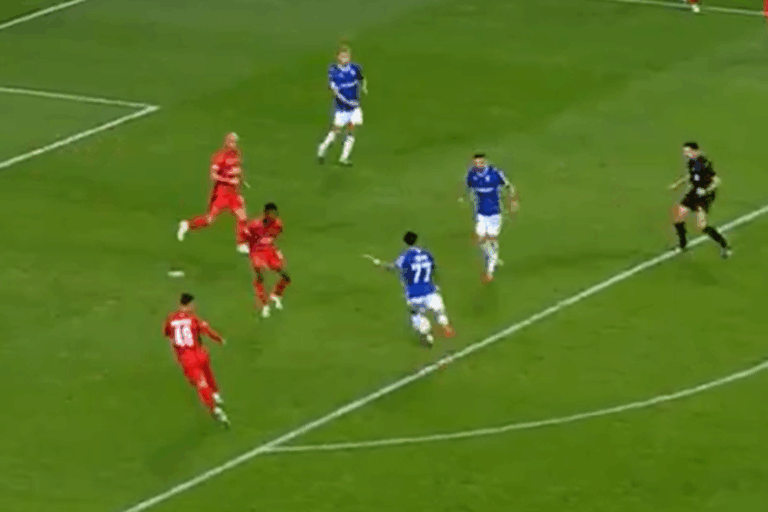 Lech już prowadzi z Rapidem! Świetny gol Palmy [WIDEO]