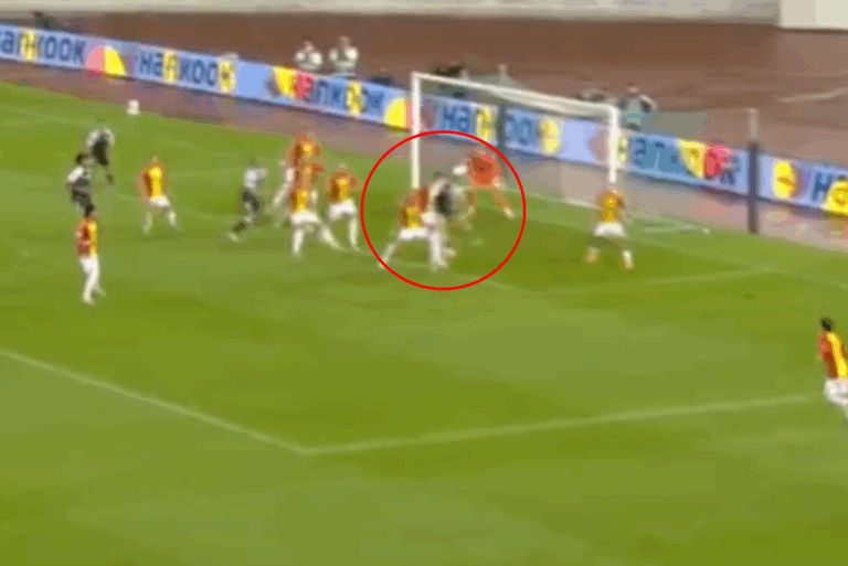 Karol Świderski z bramką w Lidze Europy! Piękny gol głową! [WIDEO]