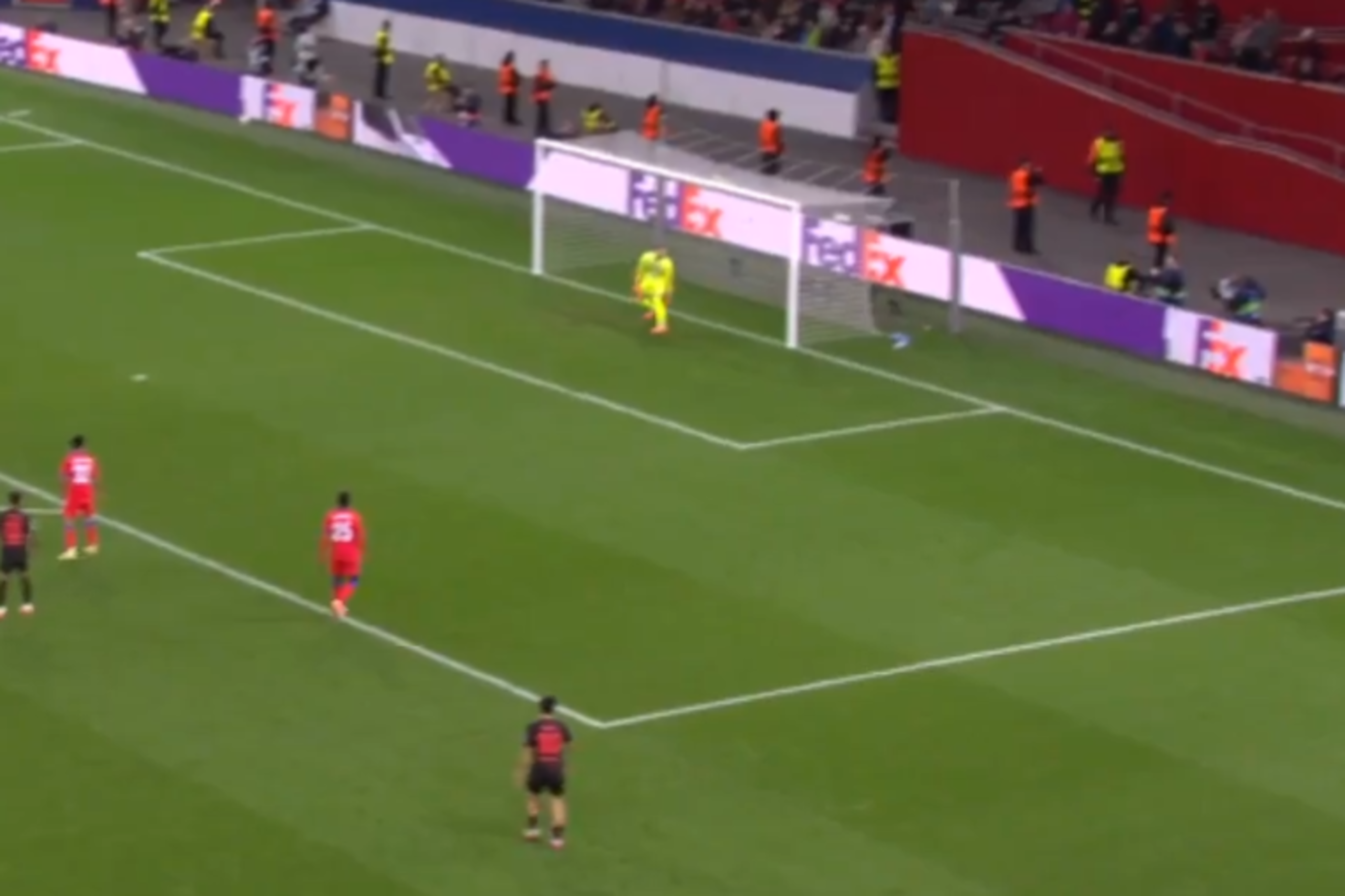 Fenomenalna bramka w Lidze Mistrzów! Trafił idealnie w okienko!