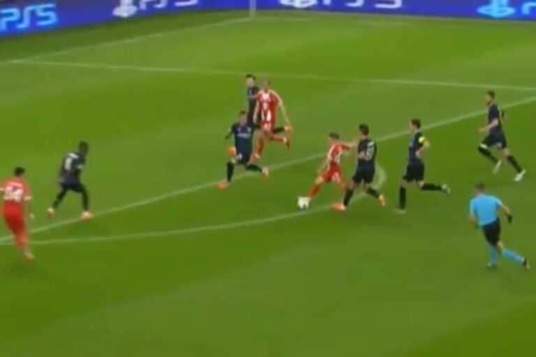 Oto nowa gwiazda Bayernu Monachium? 17-latek z pięknym golem w Lidze Mistrzów! [WIDEO]