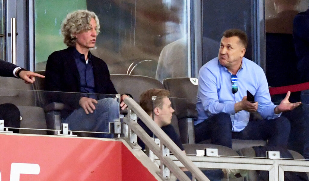 2020.06.24 Bialystok Pilka nozna PKO Ekstraklasa sezon 2019/2020 Grupa mistrzowska. Jagiellonia Bialystok ( zolto-czerwone ) - Legia Warszawa N/z (P-L) Cezary Kulesza prezes Jagiellonii i Dariusz Mioduski wlasciciel Legii na trybunach Foto Michal Kosc / PressFocus 
2020.06.24 Bialystok Football Polish PKO Ekstraklasa season 2019/2020 Jagiellonia Bialystok - Legia Warszawa Credit: Michal Kosc / PressFocus