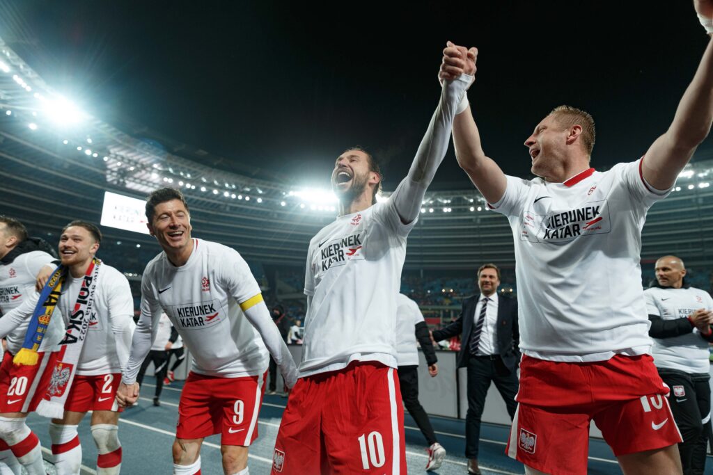 2000.01.01 Chorzow
Pilka nozna Reprezentacja
Eliminacje Mistrzostw Swiata Katar 2022
Mecz barazowy Polska - Szwecja
N/z Robert Lewandowski Grzegorz Krychowiak Kamil Glik radosc po meczu
Foto Tomasz Folta / PressFocus

2000.01.01
Chorzow Football World Cup Qualification Qatar 2022 Play-off 
Poland - Sweden
Robert Lewandowski Grzegorz Krychowiak Kamil Glik radosc po meczu
Credit: Tomasz Folta / PressFocus