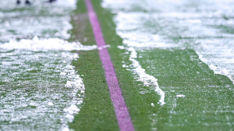 2025.04.05 Radom Pilka Nozna PKO BP Ekstraklasa Sezon 2024/2025 Radomiak Radom - Zaglebie Lubin N/z czerwona linia boiska snieg Foto Kacper Pacocha / PressFocus

2025.04.05 Radom
Football Polish PKO BP Ekstraklasa League Season 2024/2025
Radomiak Radom - Zaglebie Lubin

Credit: Kacper Pacocha / PressFocus