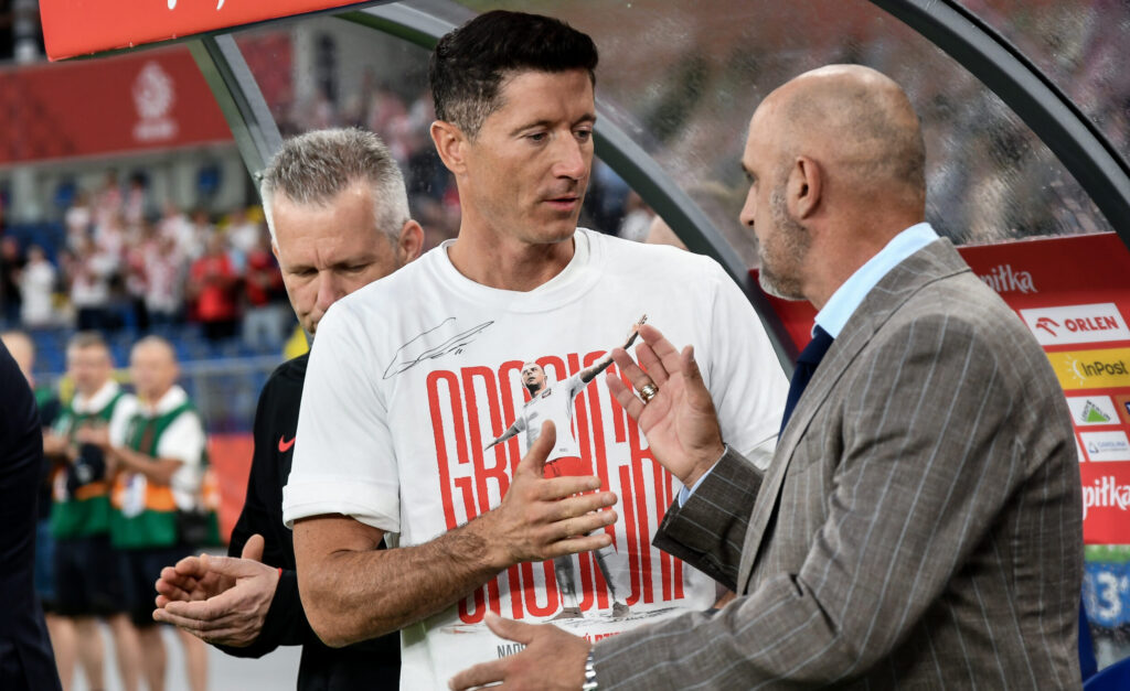 2025.06.06 Chorzow
Pilka nozna Reprezentacja Polski mecz towarzyski
Polska - Moldawia
N/z Robert Lewandowski Michal Probierz
Foto Mateusz Sobczak / PressFocus

2025.06.06 Chorzow
Football Polish National Football Team - friendly match
Poland - Moldova
Robert Lewandowski Michal Probierz
Credit: Mateusz Sobczak / PressFocus