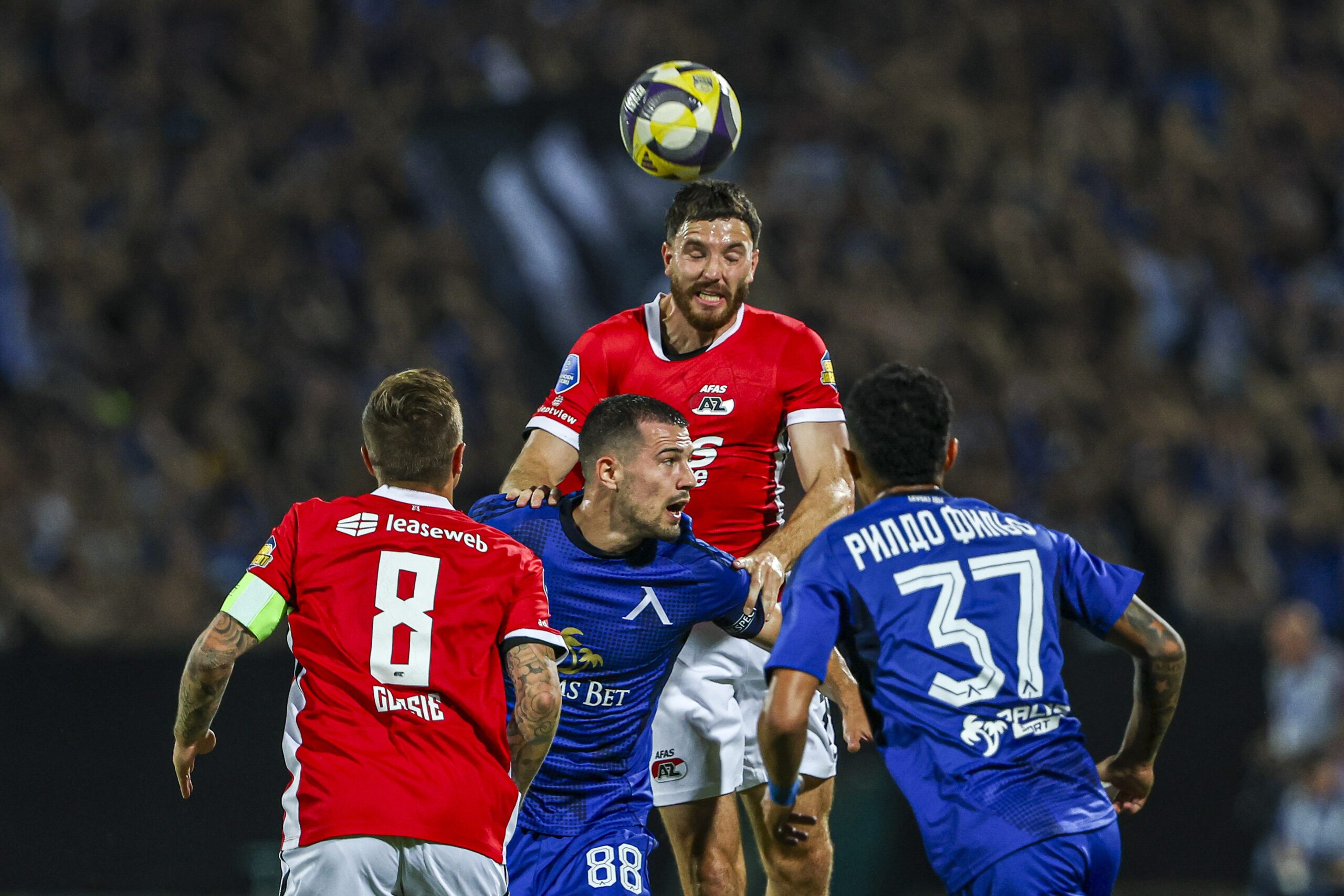 SOFIA , 21-08-2025 , Vasil Levski National Stadium , season 2025 / 2026 , UEFA Conference League Football play off , match between Levski Sofia and AZ Alkmaar , Picture shows.  AZ player Mees de Wit and Levski Sofia player Marin Petkov (Photo by Pro Shots/Sipa USA)
2025.08.21 Sofia
pilka nozna liga konferencji europy
Lewski Sofia - AZ Alkmaar
Foto Pro Shots/SIPA USA/PressFocus

!!! POLAND ONLY !!!