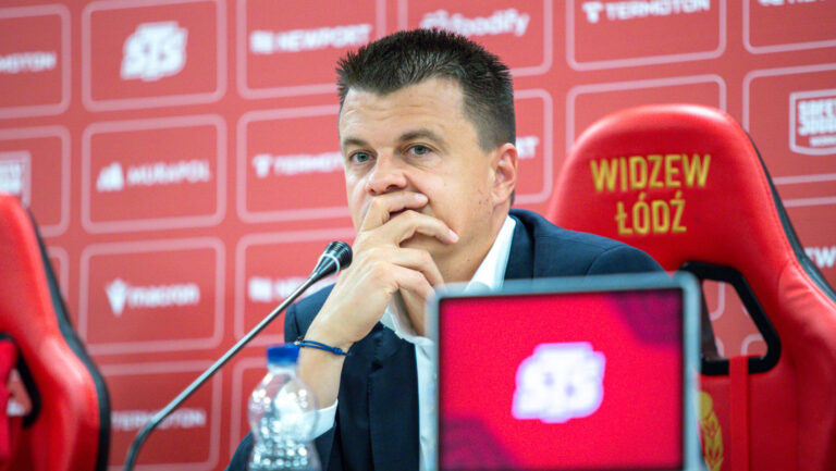 2025.08.26 Lodz Pilka Nozna Nowy Trener Widzewa Lodz Konferencja Prasowa N/z Mindaugas Nikolicius Foto Dawid Figura / PressFocus 

2025.08.26 Lodz Polish Football New Coach Widzew Lodz Press Conference Mindaugas Nikolicius Credit: Dawid Figura / PressFocus