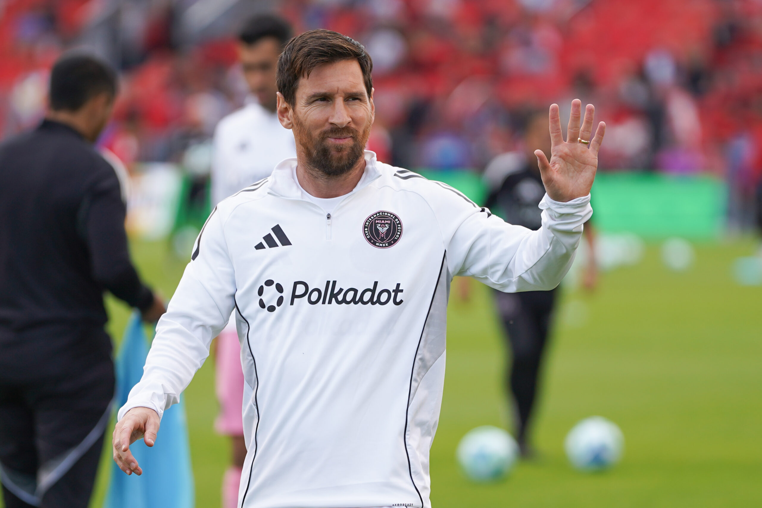 Lionel Messi #10 of Inter Miami CF greets to the fans during the Major League Soccer Match between Inter Miami CF and Toronto FC at BMO Field Stadium. on September 27, 2025 in Toronto, Canada. (Photo by Leonardo Ramirez/ Eyepix Group/Sipa USA)
2025.09.27 Toronto
pilka nozna liga amerykanska MLS
Toronto FC - Inter Miami CF
Foto Eyepix/SIPA USA/PressFocus

!!! POLAND ONLY !!!