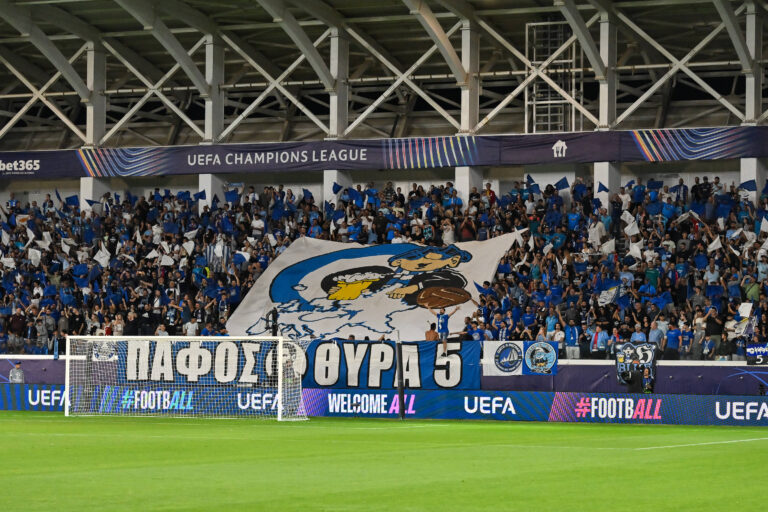 UEFA Champions League Paphos FC - FC Bayern Munchen 30.09.2025 Die Heimkurve hat zu Spielbeginn eine kleine Choreo vorbereitet / UEFA Champions League: Paphos FC - FC Bayern Munchen Alphamega Stadium am 30.09.2025 *** UEFA Champions League Paphos FC FC Bayern Munchen 30 09 2025 The home curve prepared a small choreo at the start of the match UEFA Champions League Paphos FC FC Bayern Munchen Alphamega Stadium on 30 09 2025 Copyright: xBEAUTIFULxSPORTS/Goldbergx
2025.09.30 Limassol
pilka nozna , liga mistrzow
Pafos FC - Bayern Monachium
Foto IMAGO/PressFocus

!!! POLAND ONLY !!!