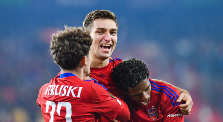 2025.10.02 Sosnowiec
Pilka nozna Liga Konferencji Europy UEFA Faza grupowa Sezon 2025/2026
Rakow Czestochowa - Universitatea Craiova
N/z Karol Struski, Tomasz Pienko, Adriano Amorim, radosc, radosc po golu, radosc po bramce
Foto Marcin Bulanda / PressFocus

2025.10.02 Sosnowiec
Football UEFA Europa Conference League Stage Group Season 2025/2026
Rakow Czestochowa - Universitatea Craiova
Karol Struski, Tomasz Pienko, Adriano Amorim, radosc, radosc po golu, radosc po bramce
Credit: Marcin Bulanda / PressFocus