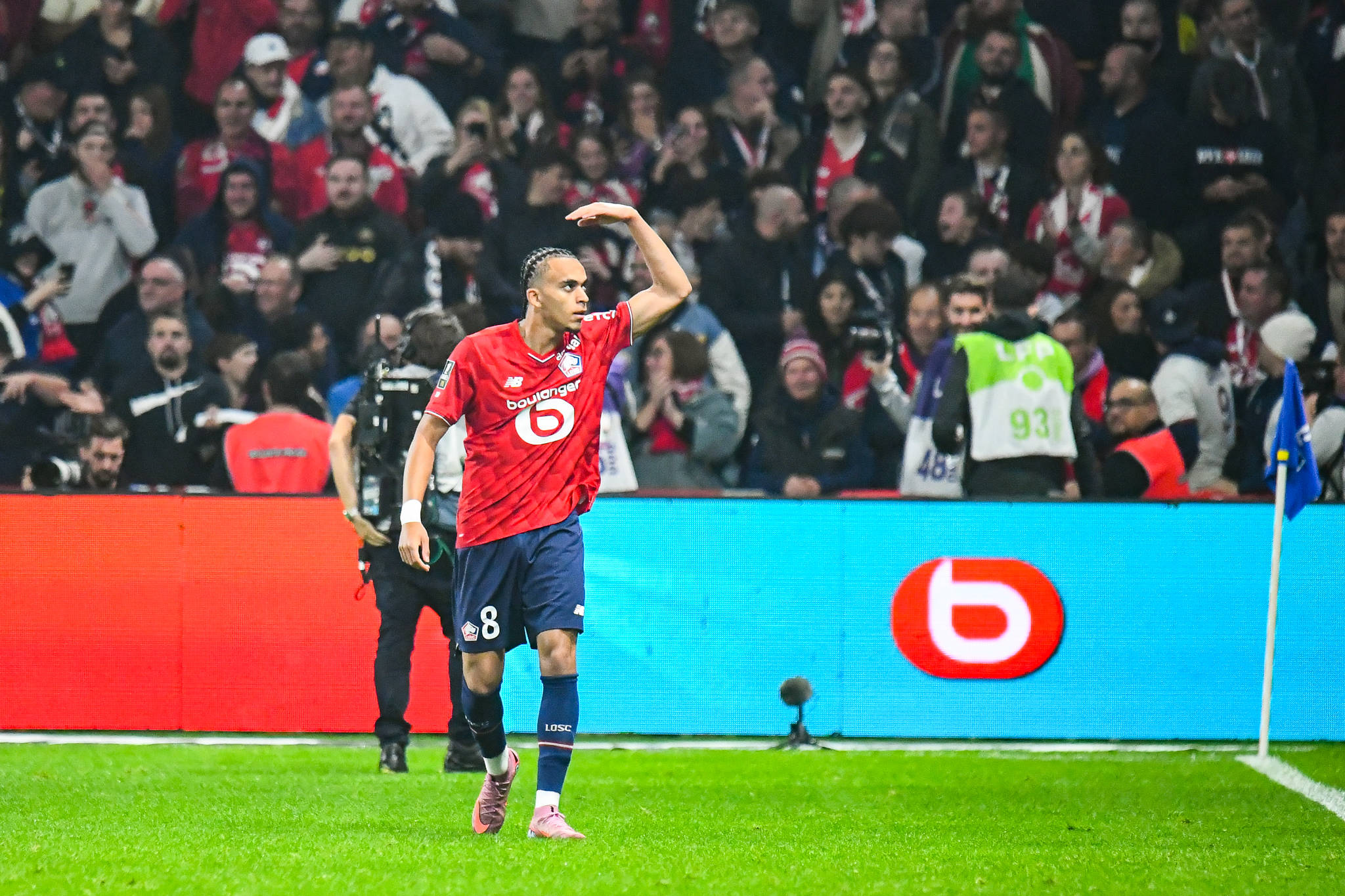 Joie des joueurs de Lille OSC apres le but de Ethan Mbappe (Lille OSC) - Photo :  Baptiste Autissier / Baptiste Autissier / Psnewz / SIPA /00315405_0131//Credit:PSNEWZ/SIPA/2510052252
2025.10.05 Lille
pilka nozna liga francuska
Lille OSC - Paris Saint-Germain
Foto PSNEWZ/SIPA/PressFocus

!!! POLAND ONLY !!!