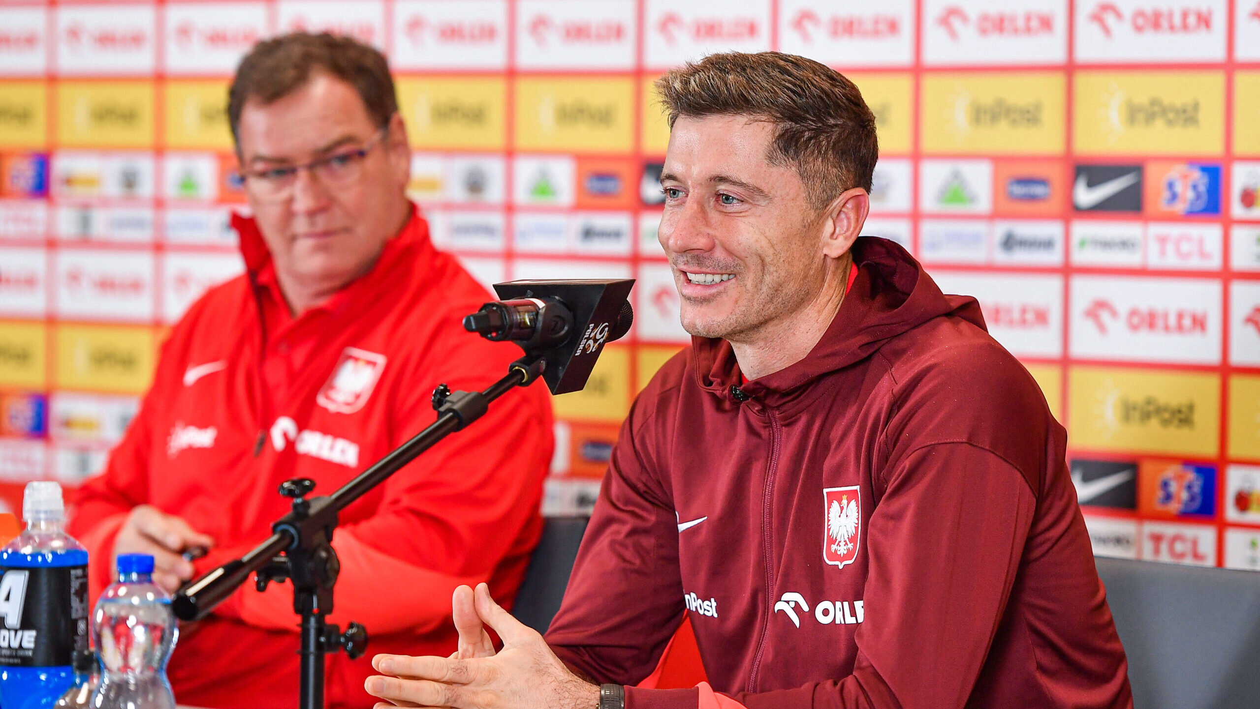 2025.10.06 Katowice
Pilka nozna Reprezentacja Polski Sezon 2025
Konferencja prasowa i trening reprezentacji Polski
N/z Jan Urban, Robert Lewandowski
Foto Marcin Bulanda / PressFocus

2025.10.06 Katowice
Football Polish National Team Season 2025
Konferencja prasowa i trening reprezentacji Polski
Jan Urban, Robert Lewandowski
Credit: Marcin Bulanda / PressFocus