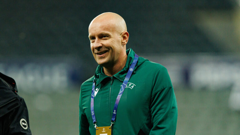 Szymon Marciniak seen during Champions League league phase game between Newcastle United FC and SL Benfica Maciej Rogowski/Ball Raw Images Newcastle Saint James Park United Kingdom Copyright: xMaciejxRogowskix maciejrogowski_newcastle_benfica_2526-115
2025.10.21 Newcastle
pilka nozna Liga Mistrzow
Newcastle United - Benfica Lizbona
Foto IMAGO/PressFocus

!!! POLAND ONLY !!!