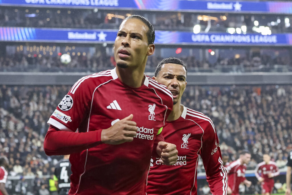 Torjubel FC Liverpool beim 1:2 durch Virgil van Dijk FC Liverpool, 04 mit Hugo Ekitike FC Liverpool, 22 , Deutschland, UEFA Champions League, 3. Spieltag, 2025/2026, Eintracht Frankfurt vs. FC Liverpool, 22.10.2025, Frankfurt Stadion, Frankfurt, Deutschland Frankfurt Frankfurt Stadion Hessen Deutschland *** Goal celebration Liverpool FC at 1 2 by Virgil van Dijk Liverpool FC, 04 with Hugo Ekitike Liverpool FC, 22 , Germany, UEFA Champions League, Matchday 3, 2025 2026, Eintracht Frankfurt vs Liverpool FC, 22 10 2025, Frankfurt Stadion, Frankfurt, Germany Frankfurt Stadion Hessen Germany Copyright: xGrantxHubbsx
2025.10.22 Frankfurt
pilka nozna , liga mistrzow
Eintracht Frankfurt - FC Liverpool
Foto IMAGO/PressFocus

!!! POLAND ONLY !!!