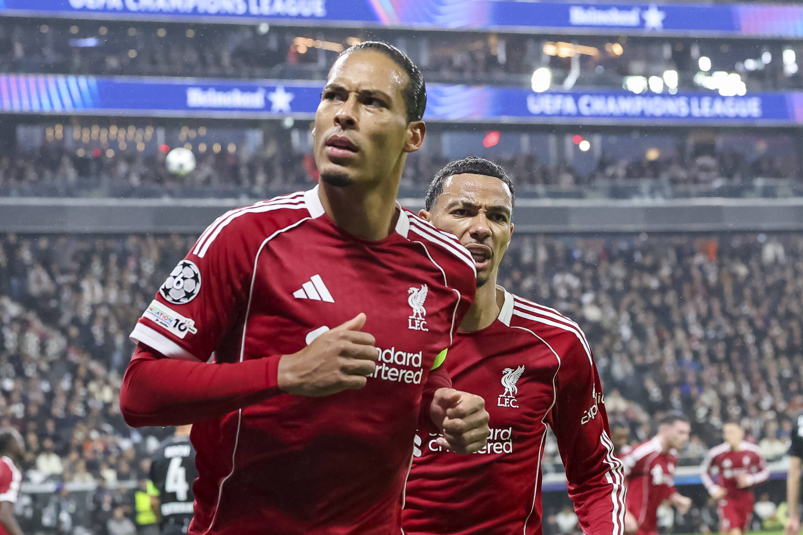 Torjubel FC Liverpool beim 1:2 durch Virgil van Dijk FC Liverpool, 04 mit Hugo Ekitike FC Liverpool, 22 , Deutschland, UEFA Champions League, 3. Spieltag, 2025/2026, Eintracht Frankfurt vs. FC Liverpool, 22.10.2025, Frankfurt Stadion, Frankfurt, Deutschland Frankfurt Frankfurt Stadion Hessen Deutschland *** Goal celebration Liverpool FC at 1 2 by Virgil van Dijk Liverpool FC, 04 with Hugo Ekitike Liverpool FC, 22 , Germany, UEFA Champions League, Matchday 3, 2025 2026, Eintracht Frankfurt vs Liverpool FC, 22 10 2025, Frankfurt Stadion, Frankfurt, Germany Frankfurt Stadion Hessen Germany Copyright: xGrantxHubbsx
2025.10.22 Frankfurt
pilka nozna , liga mistrzow
Eintracht Frankfurt - FC Liverpool
Foto IMAGO/PressFocus

!!! POLAND ONLY !!!