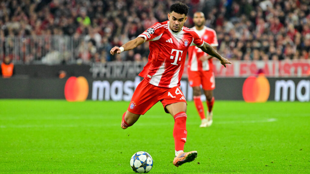 GER, Bayern, Muenchen, Fussball, FC Bayern Muenchen - FC Bruegge, in der Allianz Arena, Muenchen, Champions League, 3. Spieltag, 22.10.25, v.l. Luis Diaz FC Bayern Muenchen, 14, Torschuss, im Portrait DFL / DFB regulations prohibit any use of photographs as image sequences and or quasi-video, *** GER, Bayern, Muenchen, Fussball, FC Bayern Muenchen FC Bruegge, in der Allianz Arena, Muenchen, Champions League, 3 Spieltag, 22 10 25, v l Luis Diaz FC Bayern Muenchen, 14 , Torschuss, im Portrait DFL DFB regulations prohibit any use of photographs as image sequences and or quasi video, Copyright: HMB-Media/MichaelxNibel
2025.10.22 Monachium
pilka nozna , liga mistrzow
Bayern Monachium - Club Brugge
Foto IMAGO/PressFocus

!!! POLAND ONLY !!!