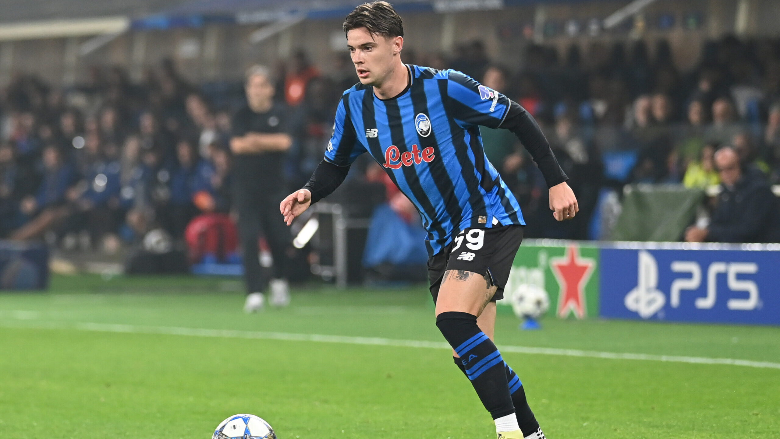 Nicola Zalewski (Atalanta Bc) in action  during  Atalanta BC vs SK Slavia Praha, UEFA Champions League football match in Bergamo, Italy, October 22 2025 (Photo by Gianluca Ricci/IPA Sport / ipa-agency.net/IPA/Sipa USA)
2025.10.22 Bergamo
pilka nozna liga mistrzow
Atalanta Bergamo - Slavia Praga 
Foto IPA/SIPA USA/PressFocus

!!! POLAND ONLY !!!