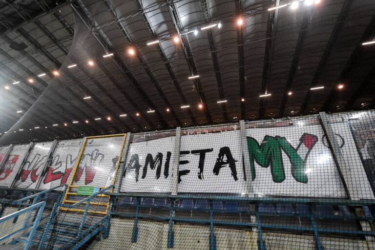 2025.10.23 Krakow
Pilka nozna Liga Konferencji UEFA sezon 2025/26 Faza ligowa 2 kolejka
Szachtar Donieck - Legia Warszawa
N/z Legia Warszawa kibice sektor gosci flaga Wolyn Pamietamy
Foto Mateusz Sobczak / PressFocus

2025.10.23 Krakow
Football UEFA Conference League 2025/26 season League phase Matchday 2
Shakhtar Donetsk - Legia Warsaw
Legia Warszawa kibice sektor gosci flaga Wolyn Pamietamy
Credit: Mateusz Sobczak / PressFocus